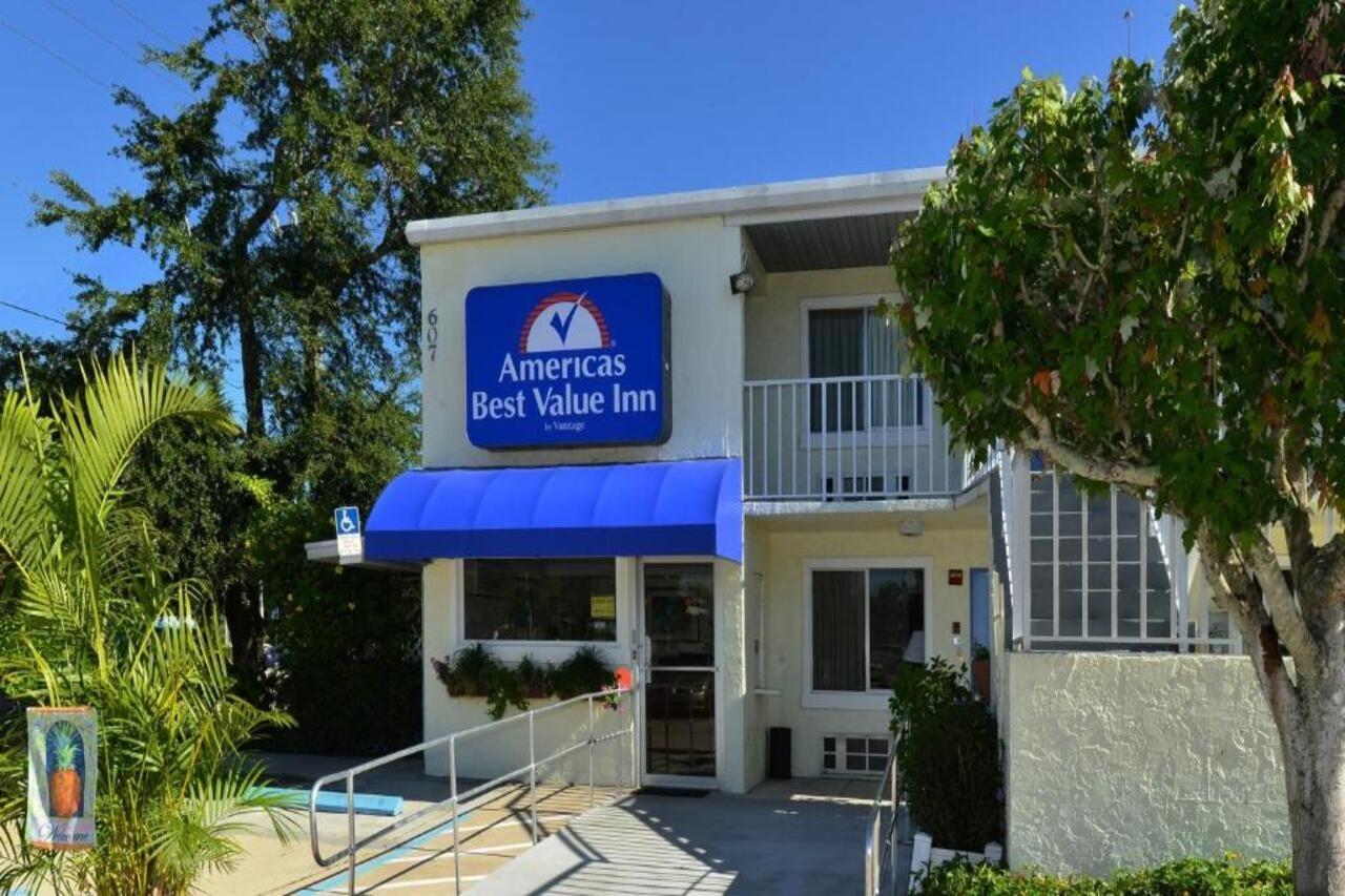 Americas Best Value Inn Bradenton-Sarasota Bagian luar foto
