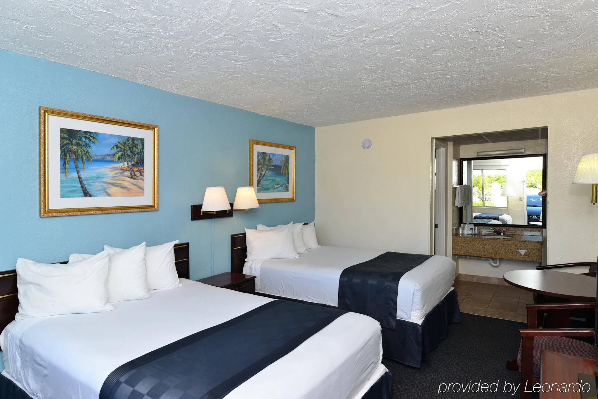 Americas Best Value Inn Bradenton-Sarasota Bagian luar foto