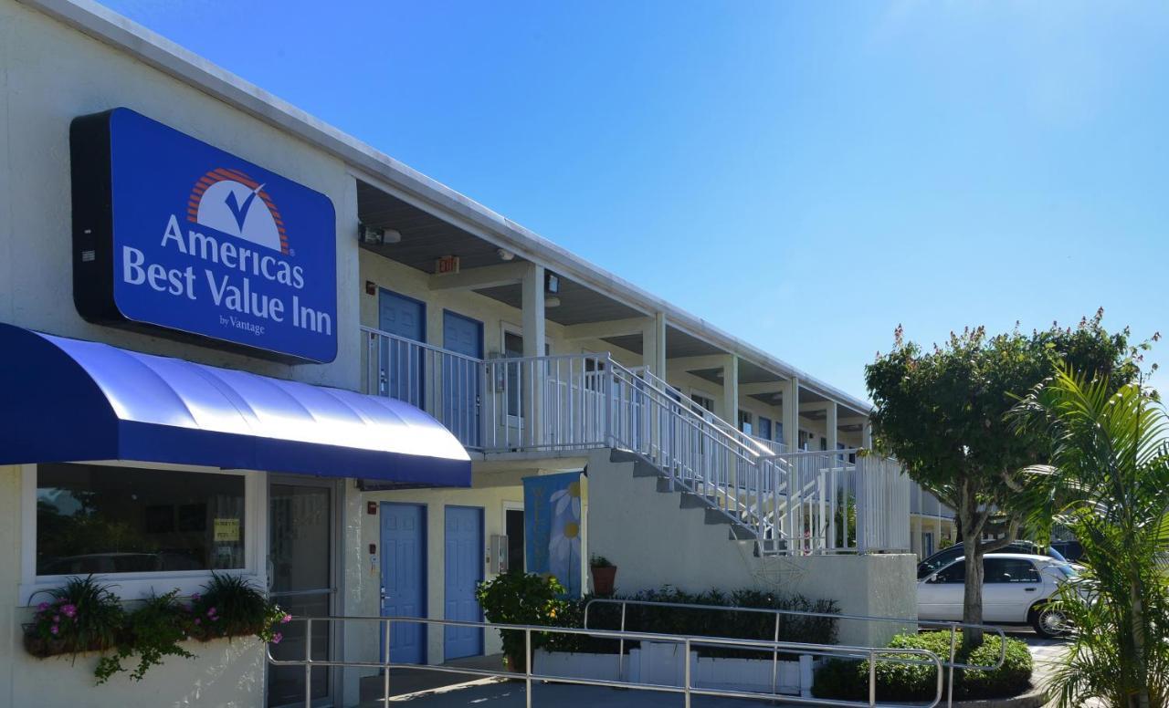 Americas Best Value Inn Bradenton-Sarasota Bagian luar foto
