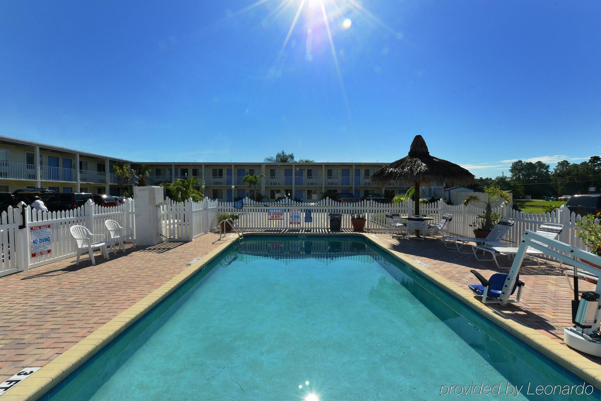 Americas Best Value Inn Bradenton-Sarasota Bagian luar foto