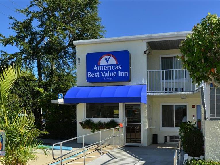 Americas Best Value Inn Bradenton-Sarasota Bagian luar foto