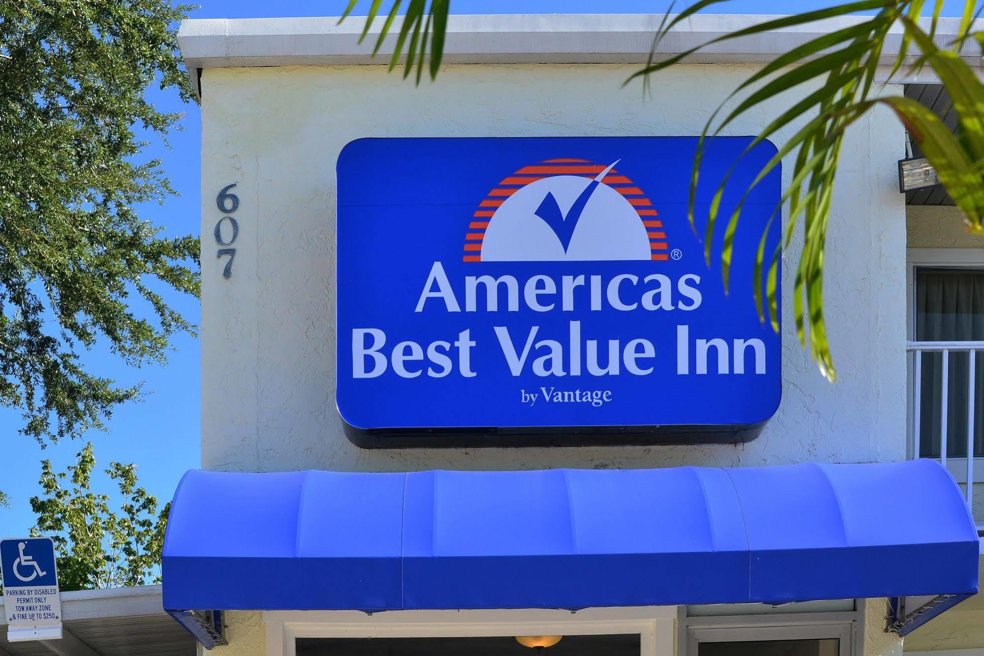 Americas Best Value Inn Bradenton-Sarasota Bagian luar foto